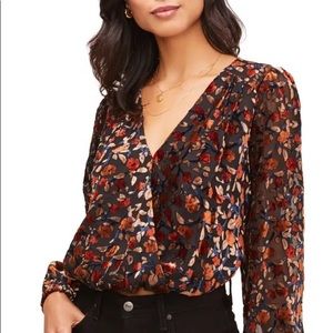 ASTR the label velvet wrap top | Size M